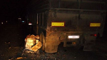 "ВАЗ" врезался в "КамАЗ": погибли 3 человека