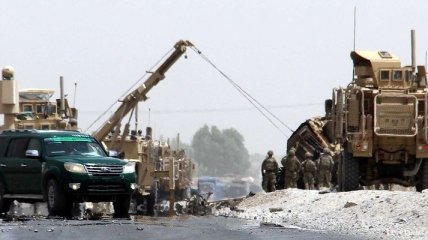 В результате атаки смертника на конвой НАТО погиб грузинский военный