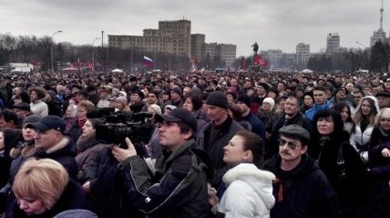 Участники вече "За Харьков" ворвались в здание облгосадминистрации 