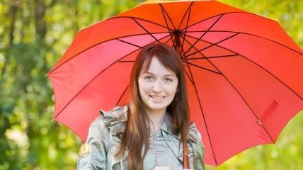 В московском парке Горького можно взять зонт напрокат