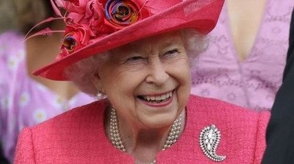СМИ: Королеве Елизавете II нужна срочная операция