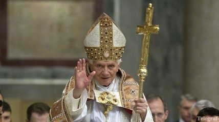 Папе Римскому вручили документы против педофилов