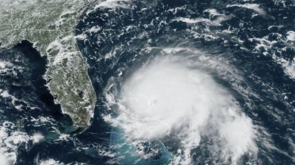 Обрушившийся на США ураган "Дориан" сняли на видео с борта МКС (Видео)