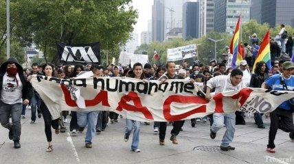 В Мехико молодежь устроила массовые беспорядки