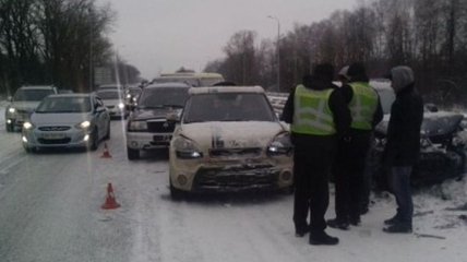 В Житомирской области произошло ДТП с участием не менее 14 машин