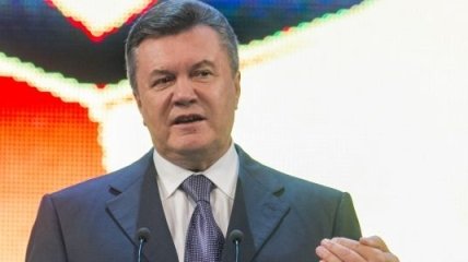 Янукович: Уровень зарплаты в Украине вырос на 15%