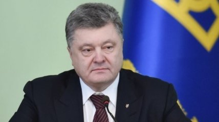 Порошенко поддержал введение военного положения