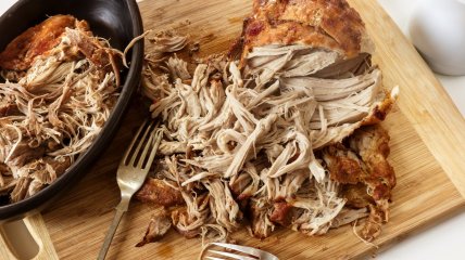 Рваная свинина в духовке (видео)