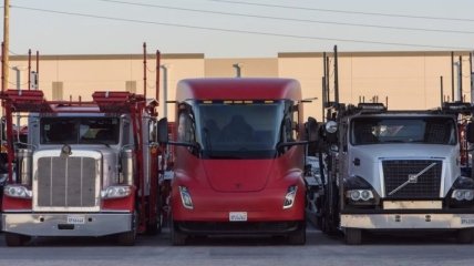 Tesla вироблятиме електровантажівки у Техасі