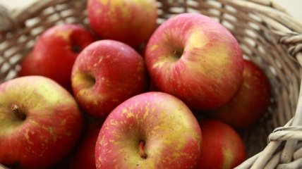Антицеллюлитный массаж яблоками