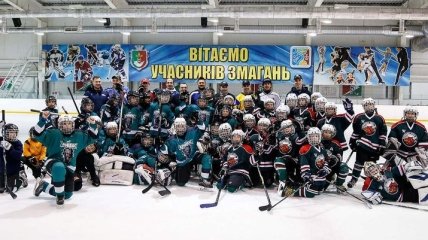 УХЛ провела открытую тренировку с юными хоккеистами в Кривом Роге (Видео)