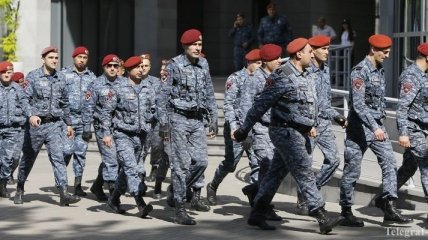 В Армении мужчина пытался взорвать себя в здании правительства 