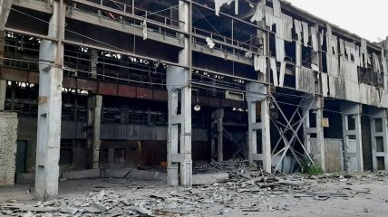 Разрушение после ночного обстрела Никополя 9 августа