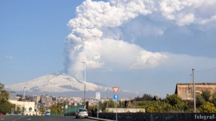 Аэропорт Катании закрыли из-за извержения Этны