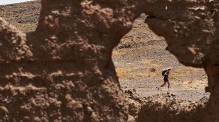 Марафон в пустыне Сахара: сложнейшая гонка на выносливость (Фото)