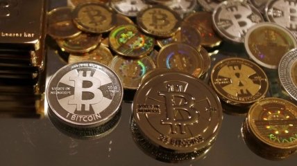 Криптовалюты растут: Bitcoin дороже 9 тысяч долларов