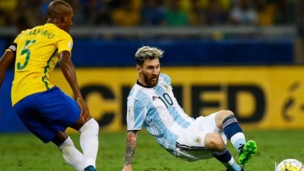 В Аргентине требуют ухода Месси из сборной