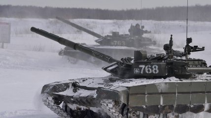 Россия продолжает держать войска рядом с Украиной