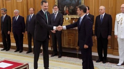 Испания сформирует правительство меньшинства без левых и националистов