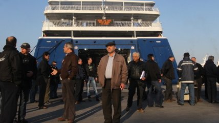 68 украинских моряков вернулись на Родину с арестованного судна 