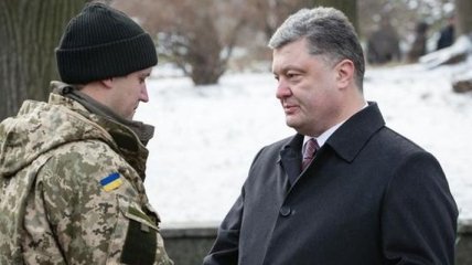 Порошенко подписал указ о присуждении госнаград Куринному и Назаренко