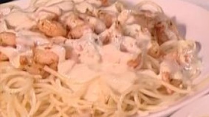 Спагетти с креветками под сливочным соусом