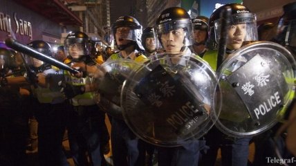 В Гонконге вновь возводят баррикады