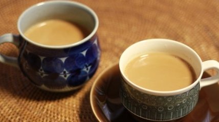 Ученые объяснили, почему нежелательно пить чай с молоком