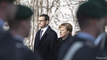 Меркель после встречи с Моравецким: У нас общие взгляды на Украину