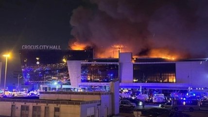 "Крокус Сити Холл" горит