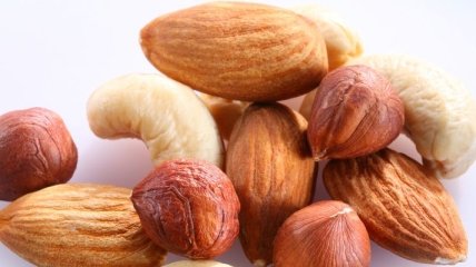 Орехи защитят от рака печени