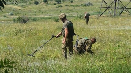 За день на Донбассе боевики 9 раз обстреляли позиции сил АТО, есть раненый 