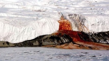 Раскрыта тайна Кровавого водопада в Антарктиде