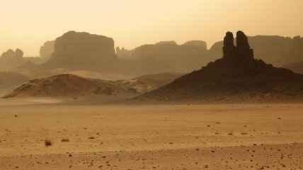 Горное плато Тассилин-Аджер в пустыне Сахара (Фоторепортаж)