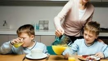 В еде дети подражают родителям