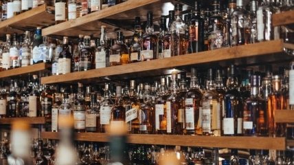 Сколько украинцы тратят на алкогольные напитки