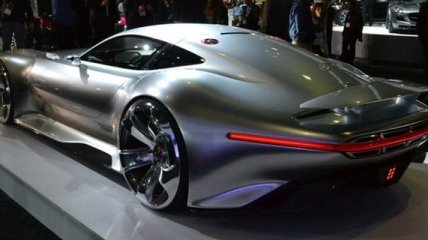 Mercedes представил концепт визуального AMG Vision GT