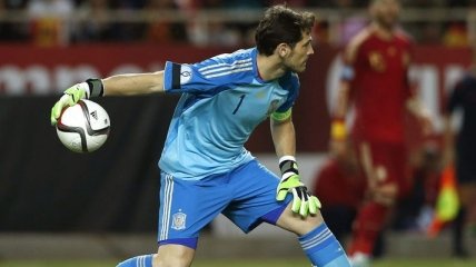 Икер Касильяс первым среди испанцев сыграл 100-й матч за сборную