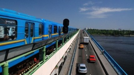 Киевские власти сохранили льготы на проезд в метро вопреки решению Кабмина