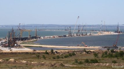 Незаконная постройка Керченского моста ограничивает Украину