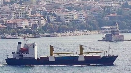 Российский корабль с военной техникой направляется в Сирию