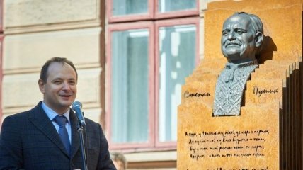 Во Ивано-Франковске открыли монумент, посвященный Степану Пушику
