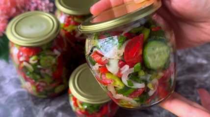 Яскравий, дуже смачний - ідеальний для холодної пори року