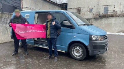 Favbet Foundation передав українським розвідникам броньований мікроавтобус