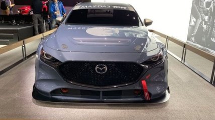 "Горячую" Mazda 3 TCR представили в Лос-Анджелесе