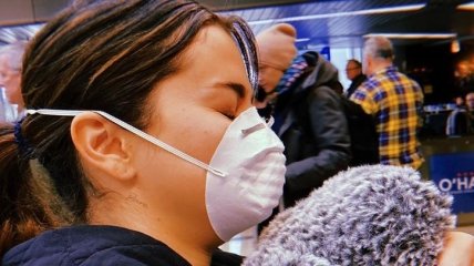 Все боятся пандемии: западные знаменитости, которые одевают защитные маски (Фото)