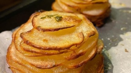 Така картопля не лише має апетитний вигляд, а й дуже смачна