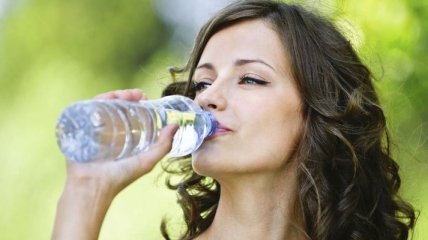 Медики рассказали, что будет, если месяц пить только воду