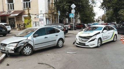 В Киеве произошло ДТП с участием патрульного авто