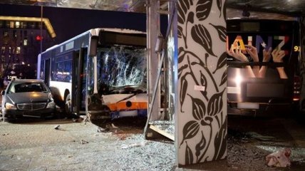 В Германии автобус протаранил толпу людей: один погибший, 23 раненых